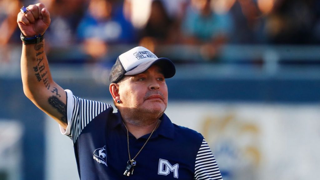 Argentina: Comisión médica que investiga la muerte de Maradona asegura que la atención del exjugador fue "deficiente e imprudente" |  Deportes
