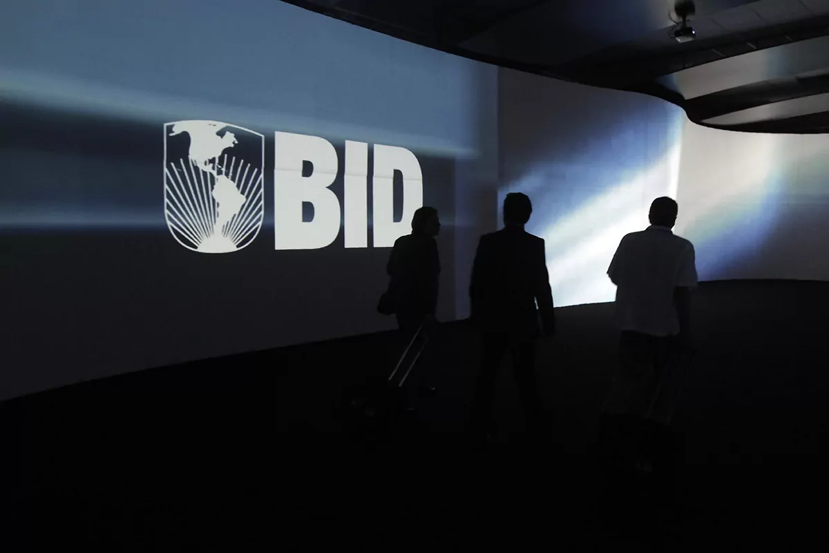 El BID pide reformas tributarias urgentes para la recuperación de América Latina