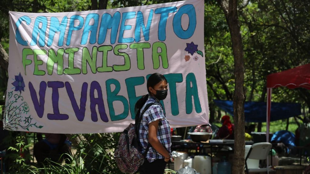 Honduras: Hija de Berta Cáceres denuncia irregularidades en el juicio contra el presunto asesino del ambientalista |  Sociedad