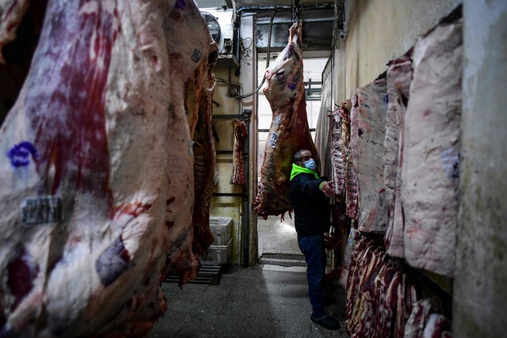 Inflación: el gobierno argentino prohíbe la exportación de carne por un mes |  Internacional