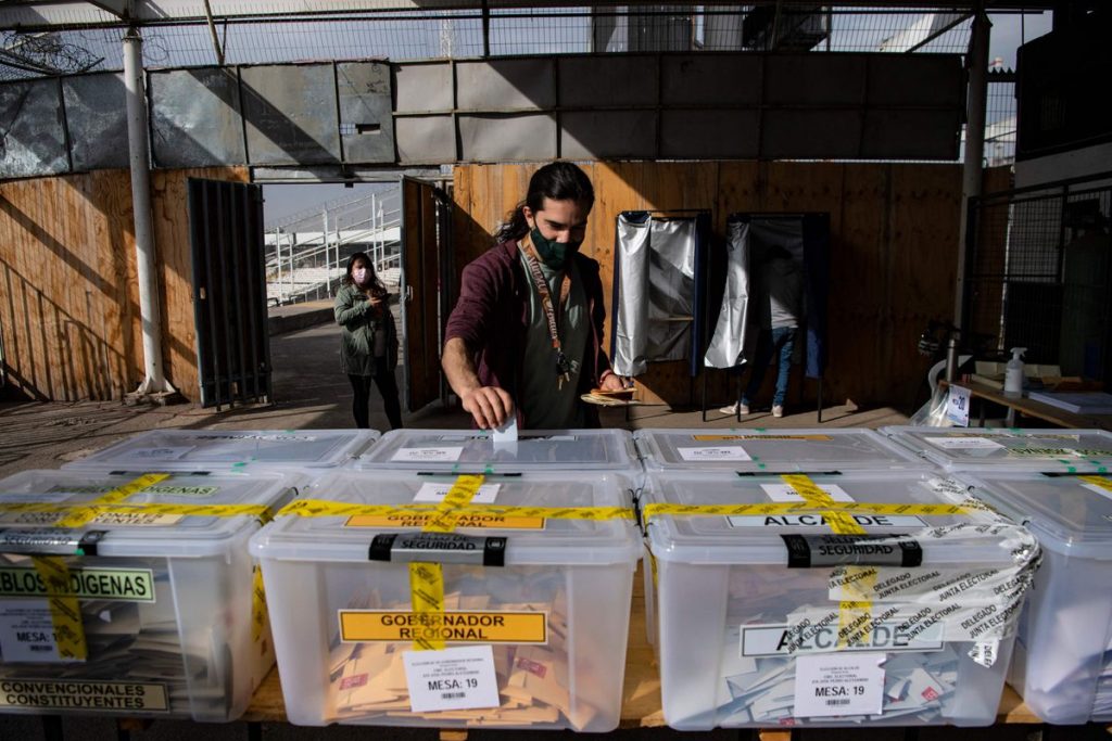 Resultados electorales 2021: Los chilenos entierran en las urnas a los partidos de la transición a la democracia |  Internacional