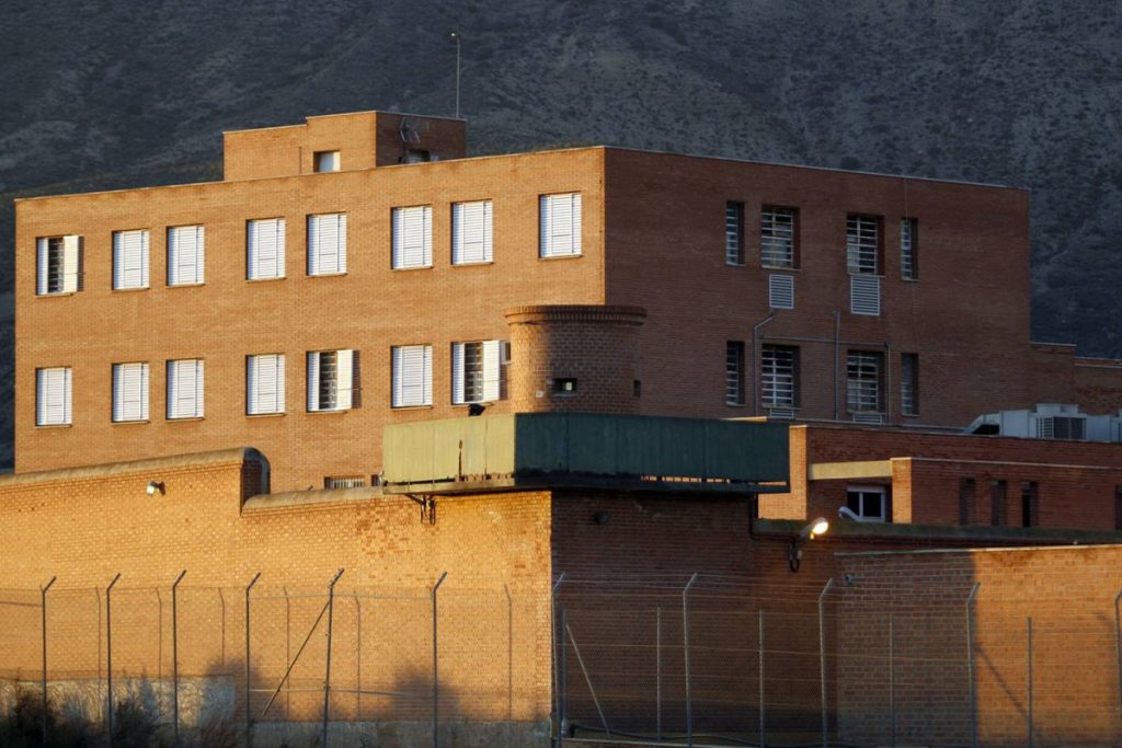 Fontcalent: una epidemia covid obliga a un centenar de presos a ser confinados en la cárcel de Alicante |  España