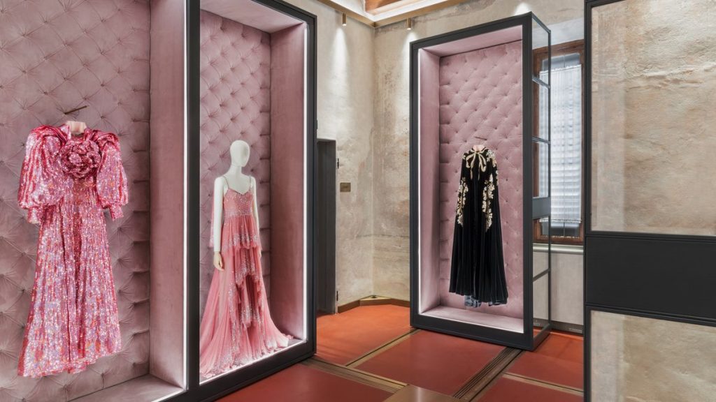 Italia: Gucci conserva y exhibe 100 años de moda en sus nuevos archivos de Florencia |  Personas
