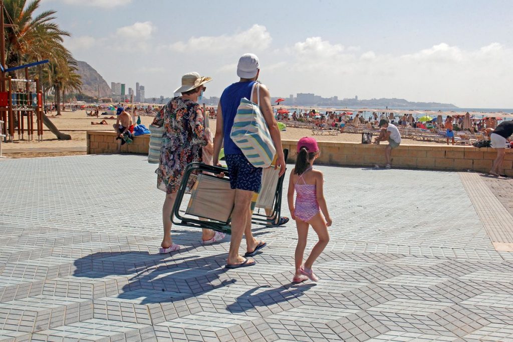 Los españoles gastaron más en viajes nacionales a finales de junio que antes de la pandemia |  Economía