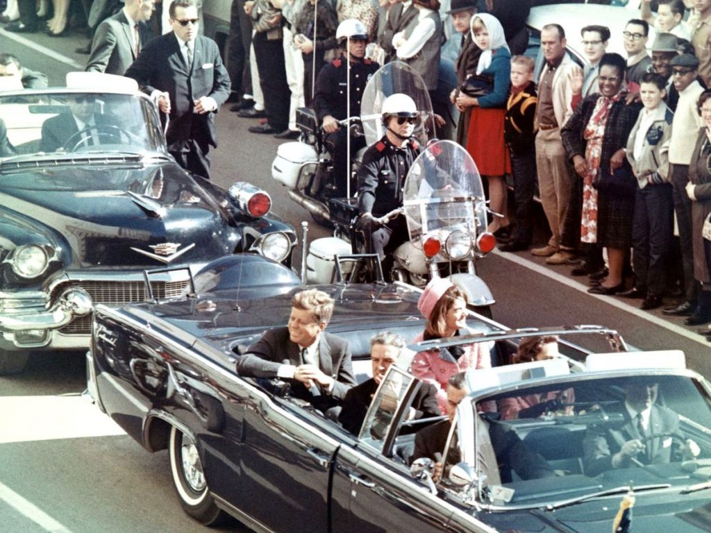 Oliver Stone desmantela la historia oficial del asesinato de JFK con documentos gubernamentales desclasificados |  Cultura