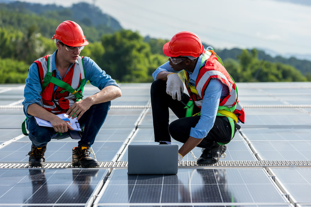 Todo sobre los paneles solares en El Salvador: energía limpia y ahorro garantizado